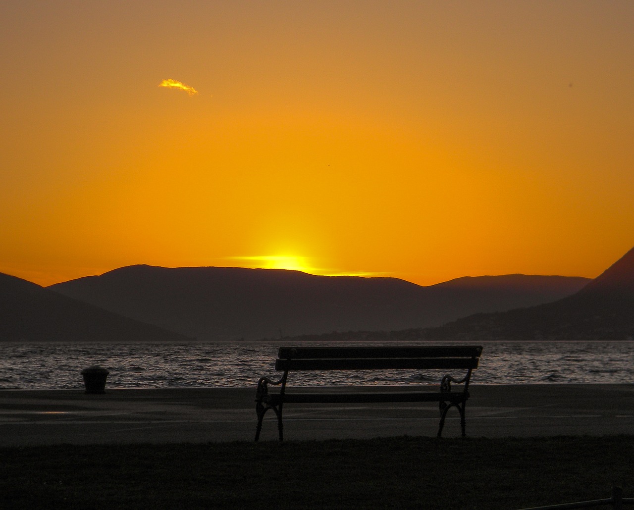 חבילות in Tivat