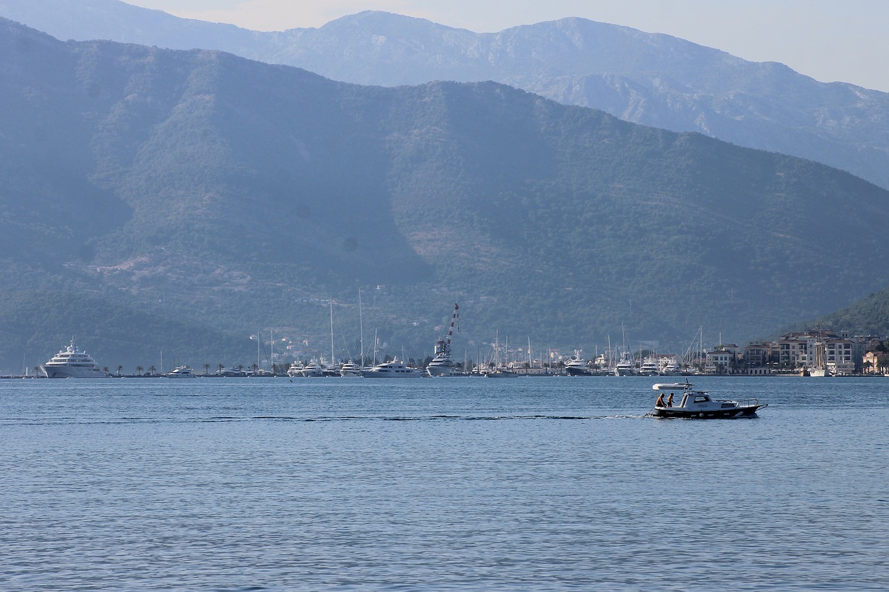 מסגרת in Tivat