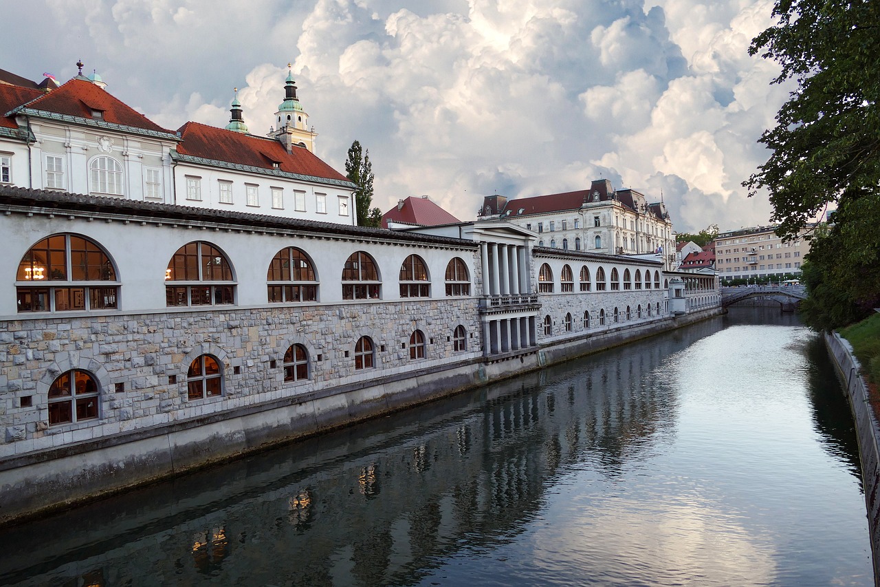 מסגרת in Ljubljana