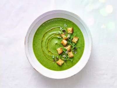 Photo de la recette Velouté Vert Protéiné Rapide, idée de dîner à 435 kcal par portion