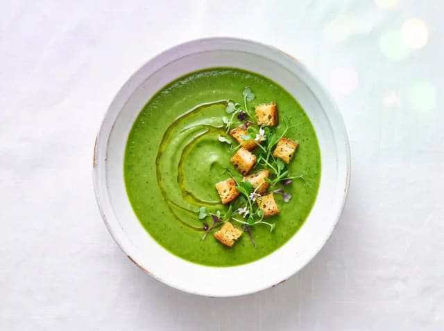 Photo de la recette Velouté Vert Protéiné Rapide, idée de dîner à 435 kcal par portion