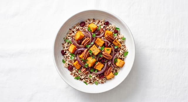 Photo de la recette Bol automnal riz, patate douce et noix de pécan, idée de déjeuner à 777 kcal par portion