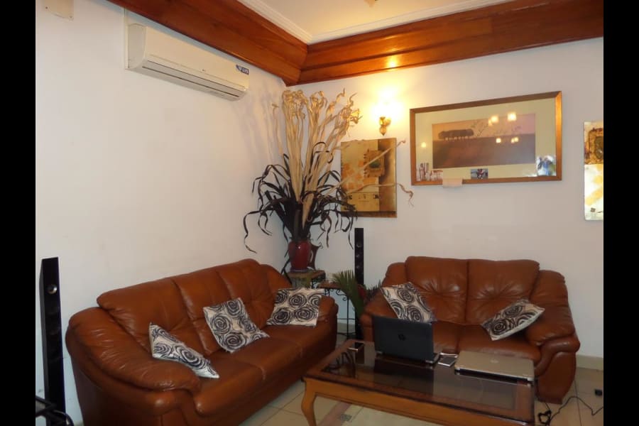 Appartement Deluxe entièrement climatisé - Biyem- Assi 5