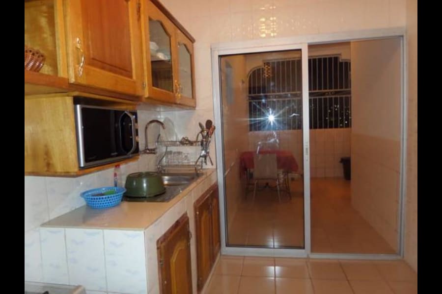 Appartement Deluxe entièrement climatisé - Biyem- Assi 17