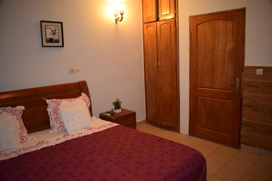 Appartement Deluxe entièrement climatisé - Biyem- Assi 12