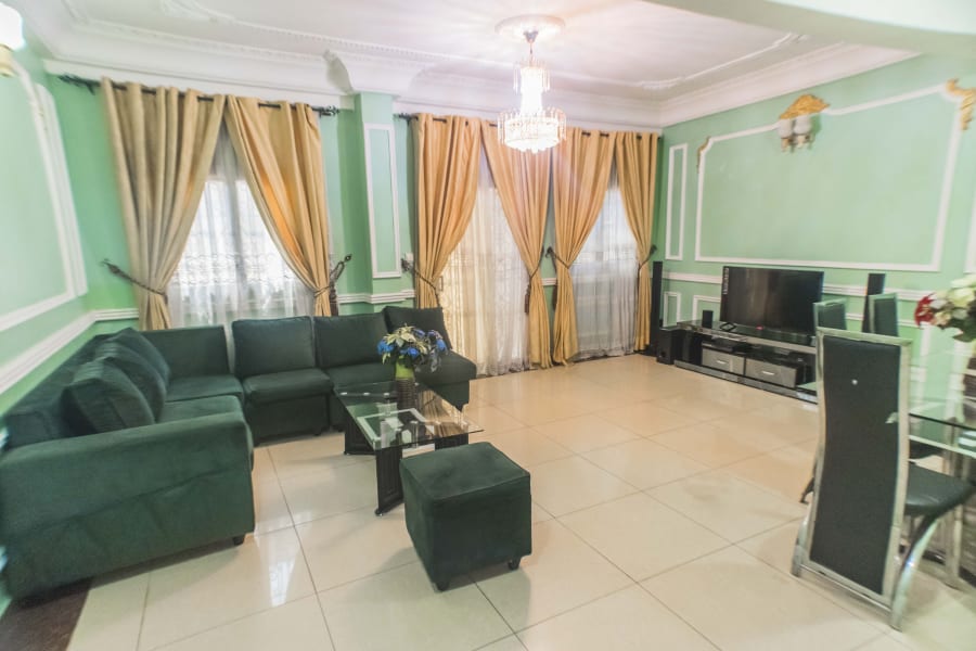 Bel appartement meublé RD - Douala, Bonamoussadi 1
