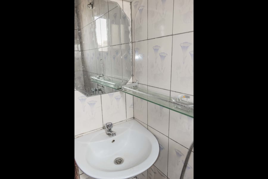 Belle chambre meublée LG - Douala, Bonapriso 10