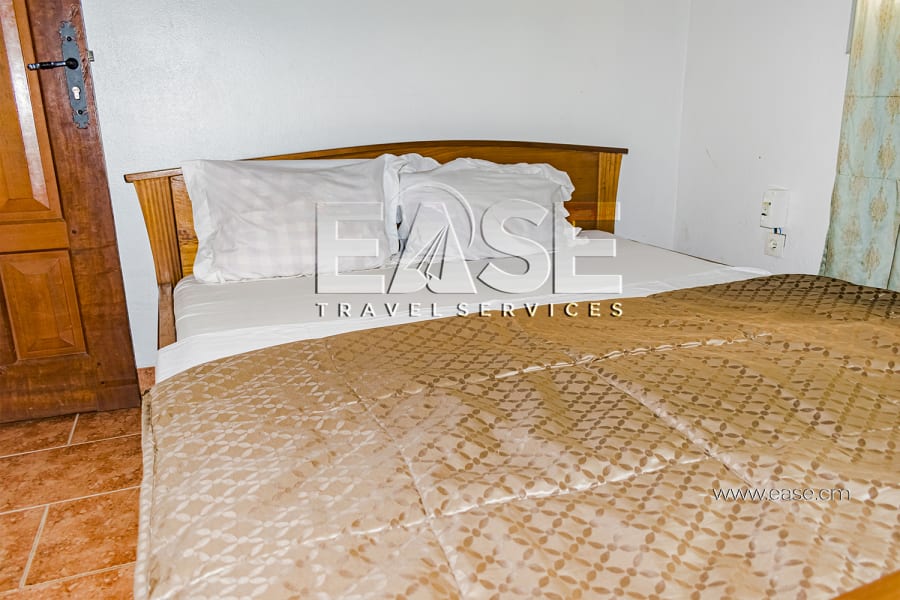 Simple 2 bedroom apartment with swimming pool and 2 minutes from the beach - Kribi, Cameroon 4