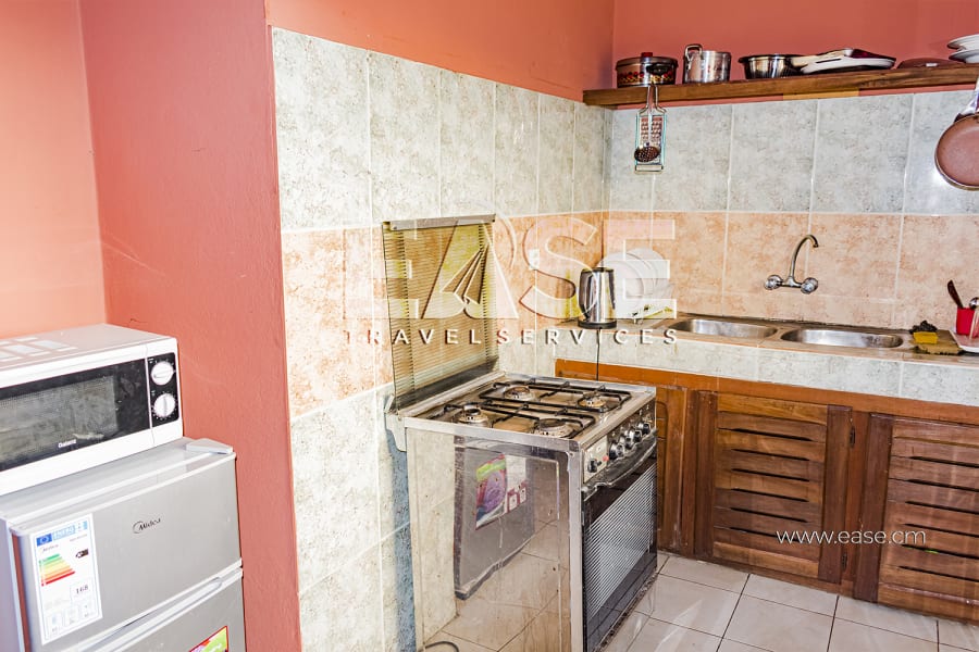 Simple 2 bedroom apartment with swimming pool and 2 minutes from the beach - Kribi, Cameroon 7