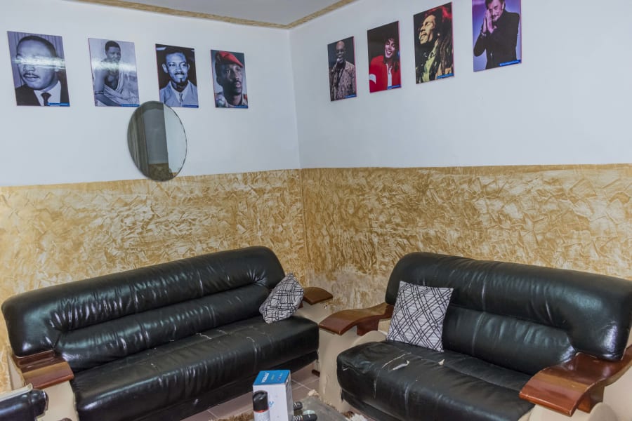 Très beau studio LG (avec compteur prépayé) - Douala, Bonapriso 7