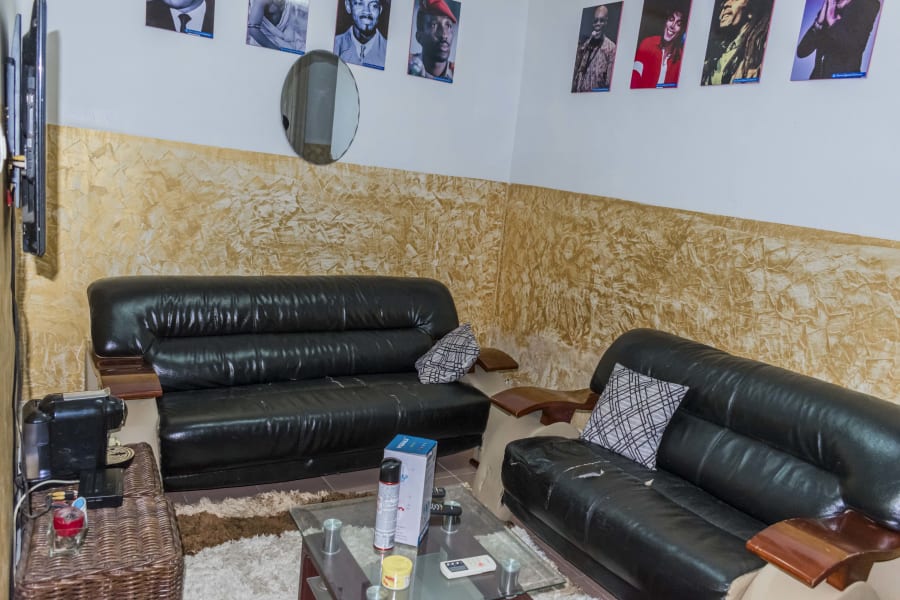 Très beau studio LG (avec compteur prépayé) - Douala, Bonapriso 8