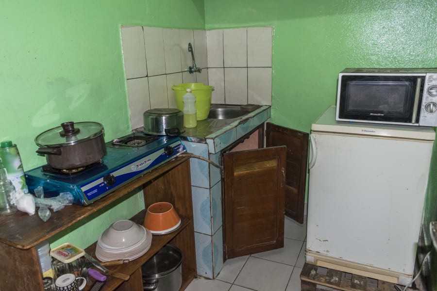 Très beau studio LG (avec compteur prépayé) - Douala, Bonapriso 9