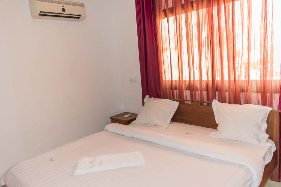 Appartement Sénior RF -Douala, Bali 9