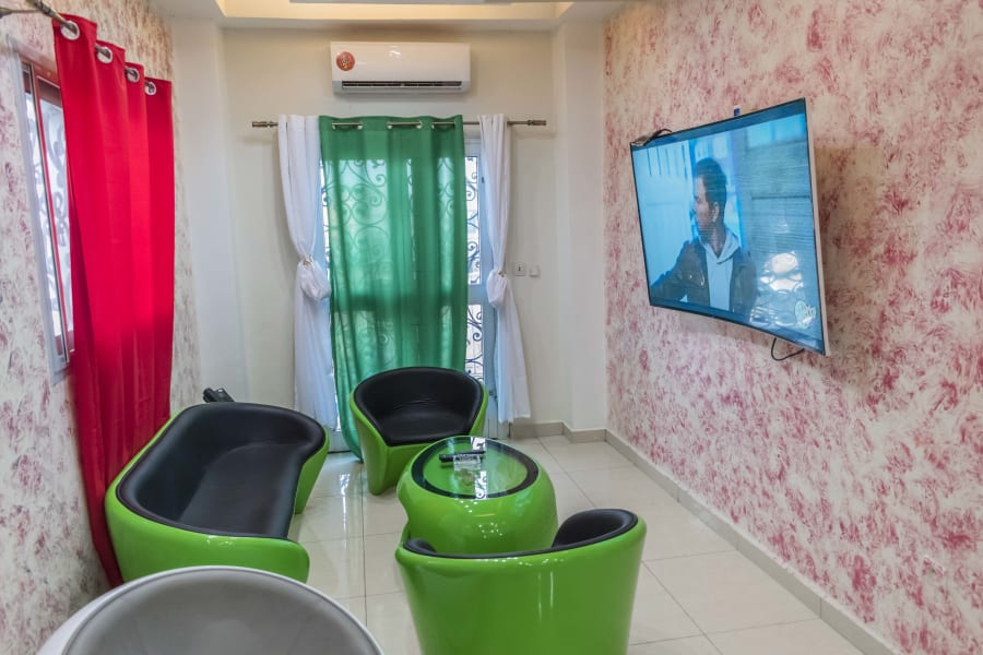 Joli Studio PDR - Douala, Km 5 4