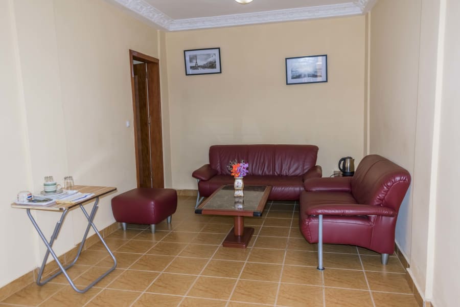 Studio sans cuisine RO - Yaoundé, Omnisport 1