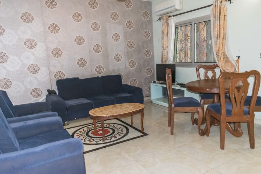 Appartement 2 chambres RLR - Yaoundé, Awae escalier 1