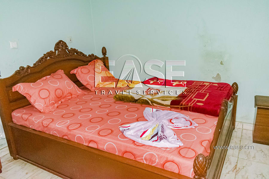 Appartement 2 chambres RLR - Yaoundé, Awae escalier 7