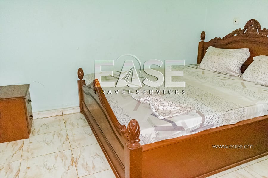 Appartement 2 chambres RLR - Yaoundé, Awae escalier 10