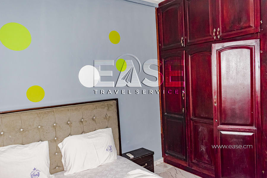 Furnished 3 bedrooms villa EA - Douala, Logpom 9