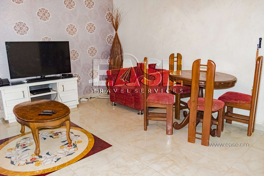 Nice 2 bedrooms apartment RLR - Yaounde, Awae escalier 5