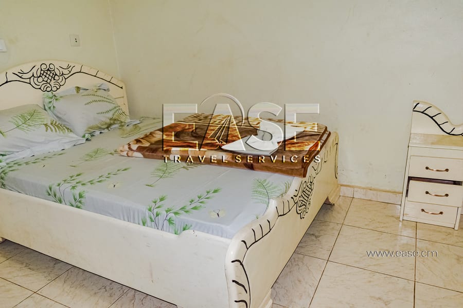 Nice 2 bedrooms apartment RLR - Yaounde, Awae escalier 8