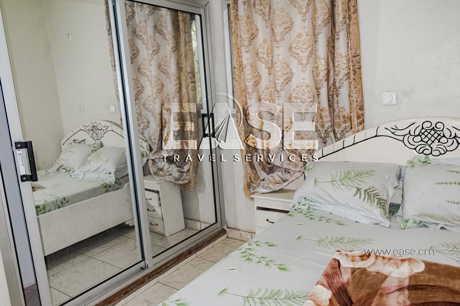 Nice 2 bedrooms apartment RLR - Yaounde, Awae escalier 6