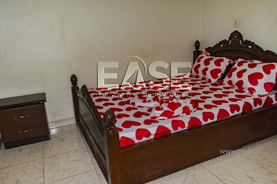 Nice 2 bedrooms apartment RLR - Yaounde, Awae escalier 11
