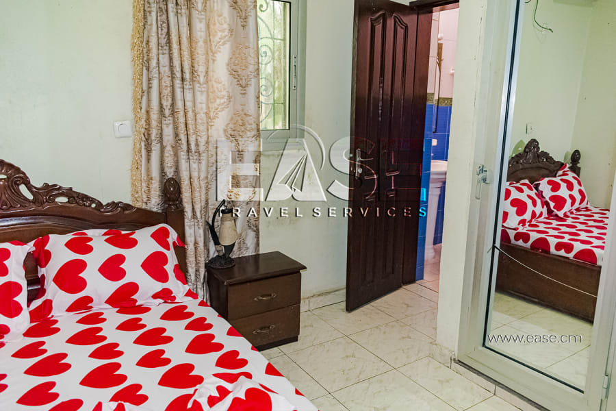 Nice 2 bedrooms apartment RLR - Yaounde, Awae escalier 9