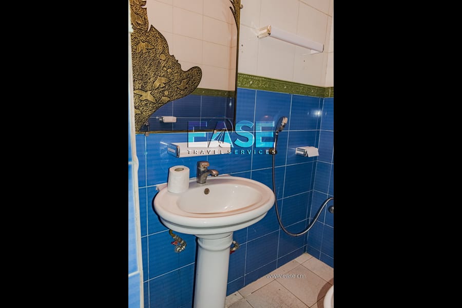 Nice 2 bedrooms apartment RLR - Yaounde, Awae escalier 18