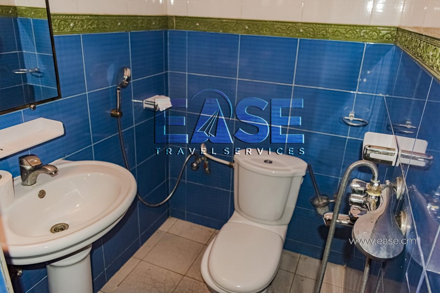 Nice 2 bedrooms apartment RLR - Yaounde, Awae escalier 17