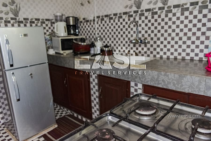 Nice 2 bedrooms apartment RLR - Yaounde, Awae escalier 13