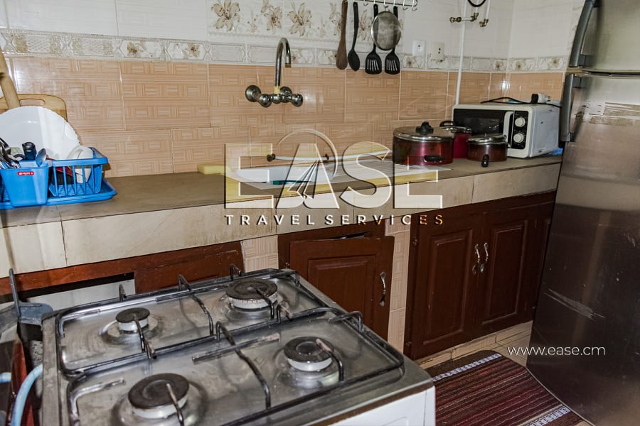 Appartement 2 ch RLR - yaoundé, Awae escalier 11