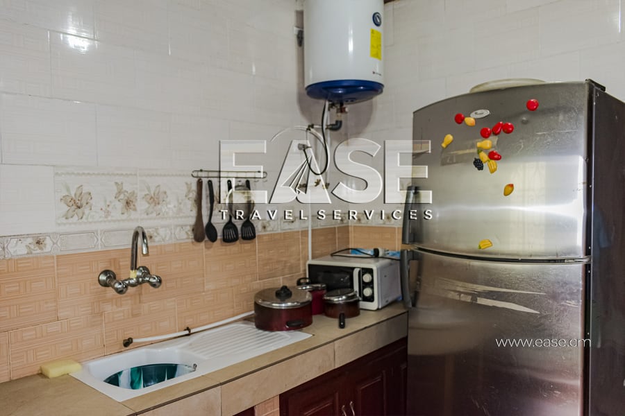 Appartement 2 ch RLR - yaoundé, Awae escalier 13