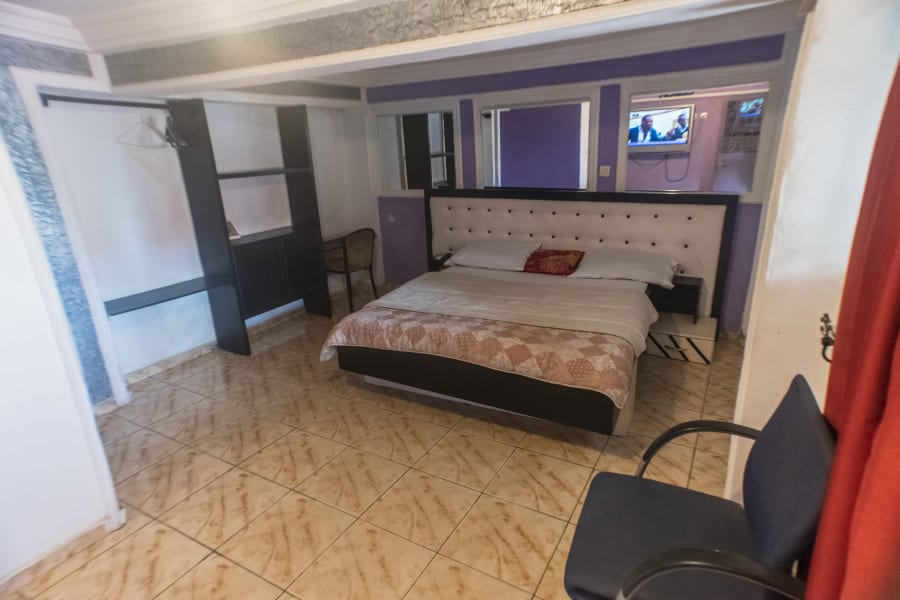 Chambre simple LA - Douala, BP cité 1