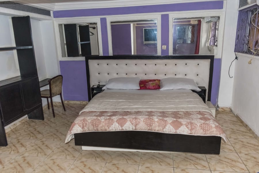 Chambre simple LA - Douala, BP cité 4