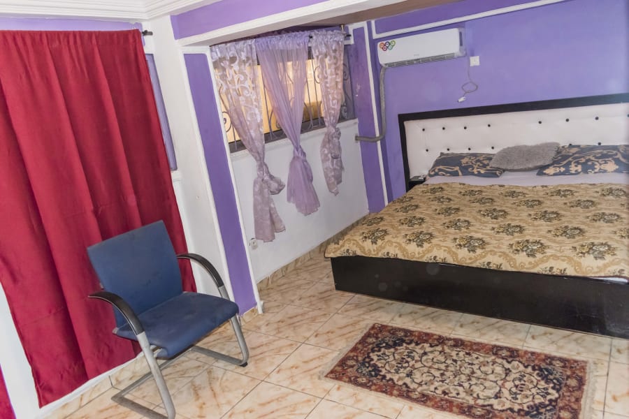 Chambre simple LA - Douala, BP cité 6