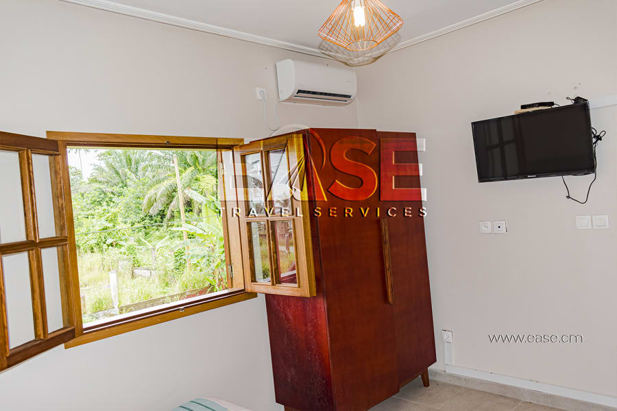 4 rooms Bungalow (King Size Beds)- Kribi, Cameroon 13