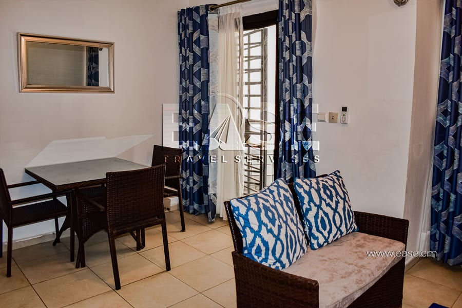 Très beau studio meublé avec piscine EYS2  - Douala, Bali  5