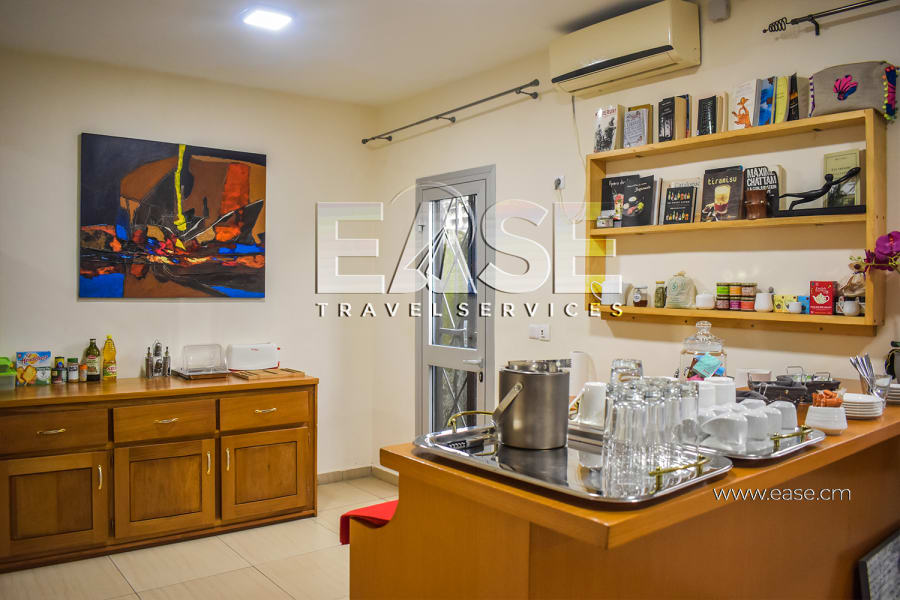 Chambre rouge LMH - Douala, Bonapriso 9