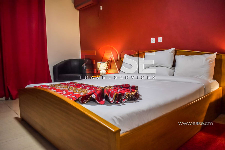 Chambre rouge LMH - Douala, Bonapriso 2
