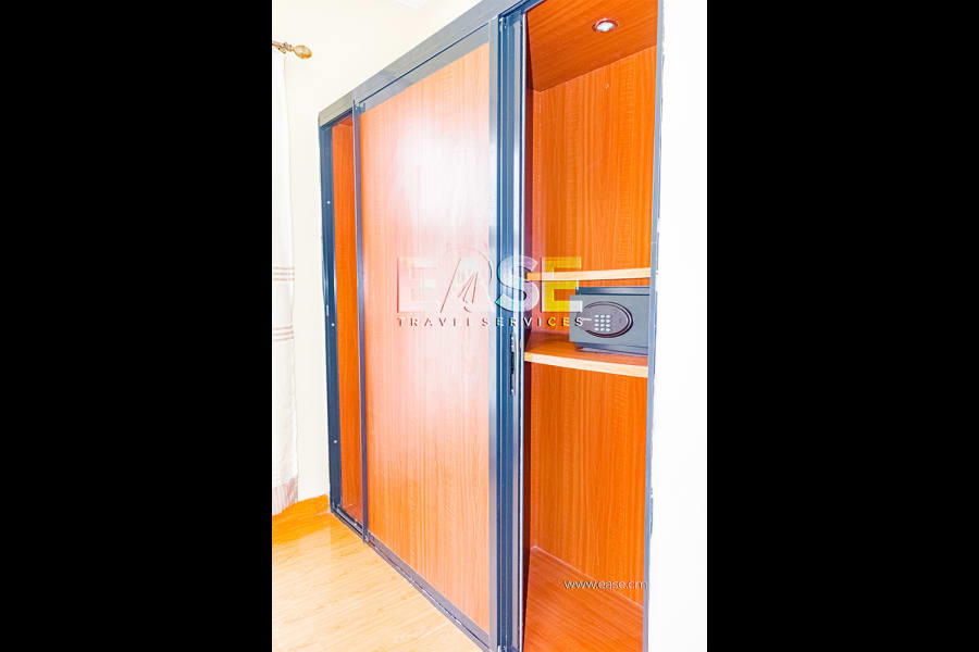 Studio NN - PK8, Douala 6