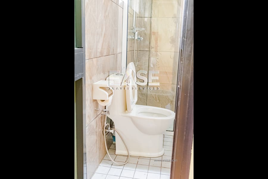Chambre non meublée NN avec cuisine commune externe - PK8, Douala 4