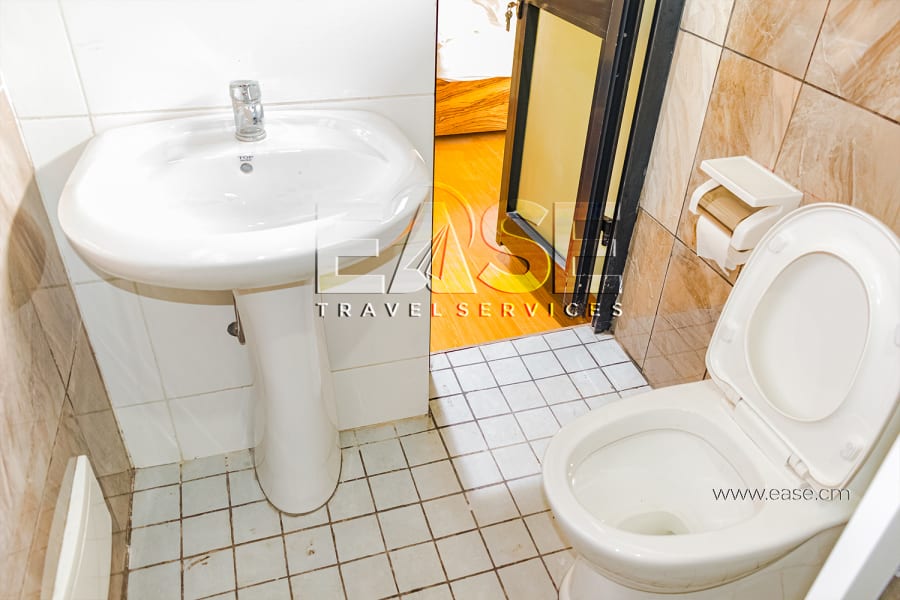 Chambre non meublée NN avec cuisine commune externe - PK8, Douala 5