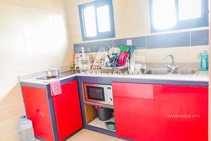 Chambre non meublée NN avec cuisine commune externe - PK8, Douala 6