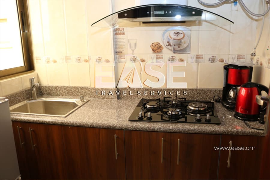Chambre meublée LR Avec coin cuisine - Douala, Bonapriso 7