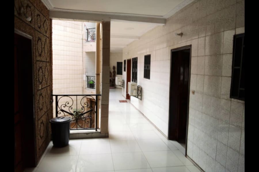 Vaste Appartement 2 chambres & 3 douches - Share  (Elig-Essono) 8