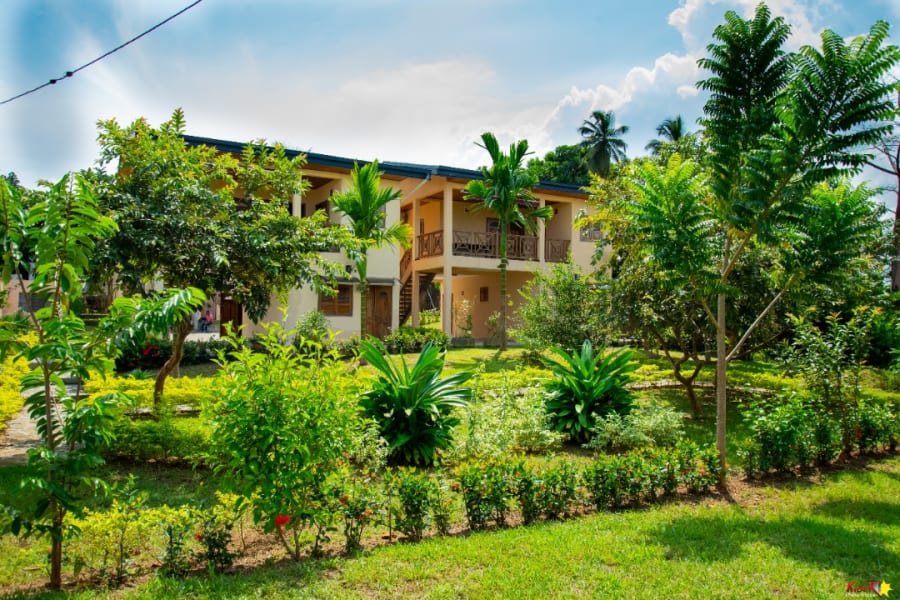 4 rooms Bungalow (King Size Beds)- Kribi, Cameroon 5
