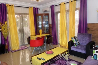 Appartement Deluxe entièrement climatisé - Biyem- Assi 4