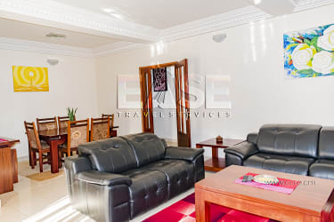 Appartement de 3 chambres RM - Yaoundé, Bastos 4
