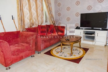 Nice 2 bedrooms apartment RLR - Yaounde, Awae escalier 4